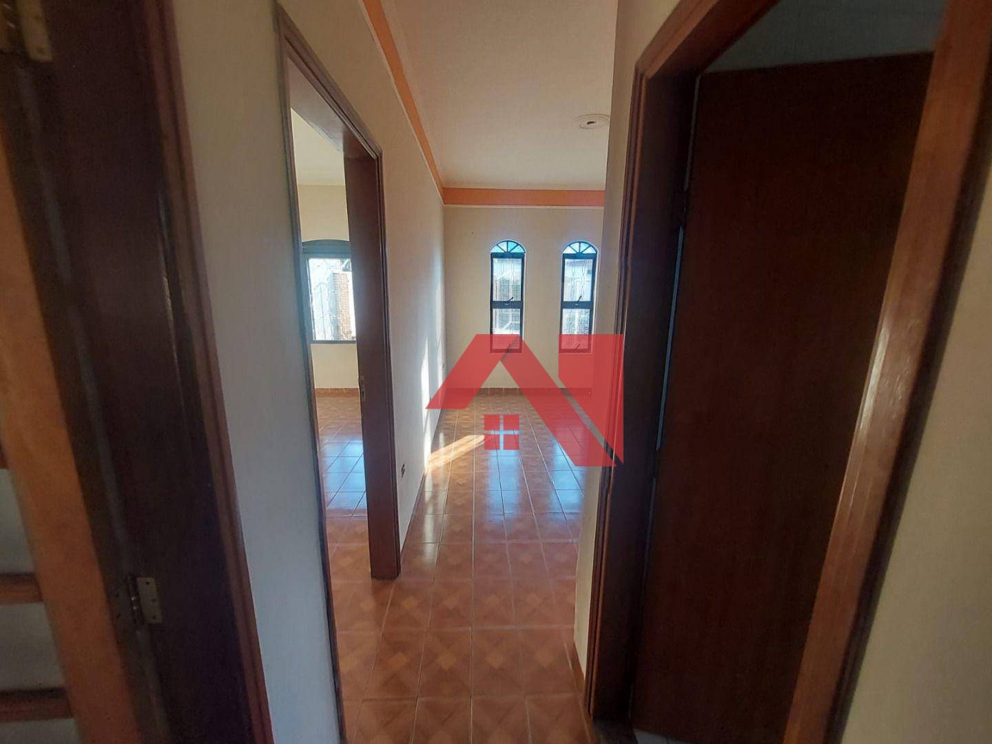 Casa à venda com 2 quartos, 60m² - Foto 4