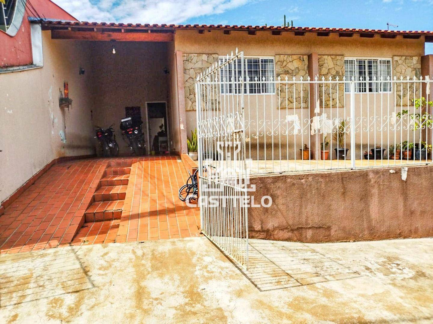 Casa à venda com 3 quartos, 105m² - Foto 1