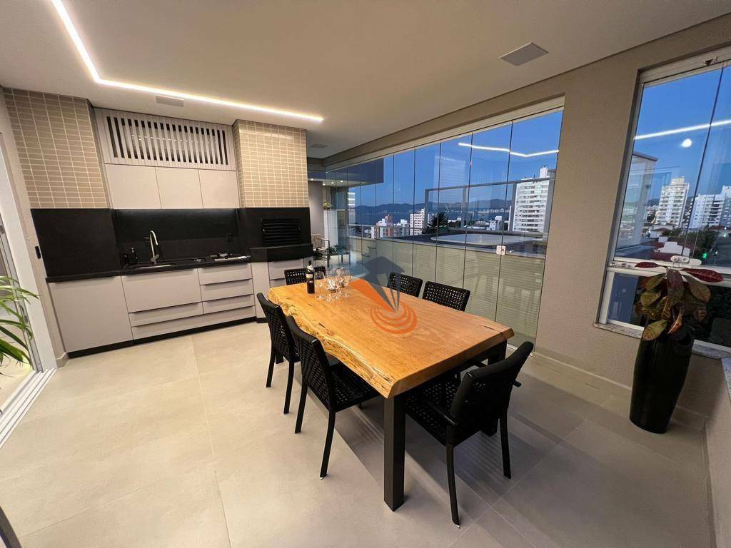 Cobertura, 3 quartos, 215 m² - Foto 3