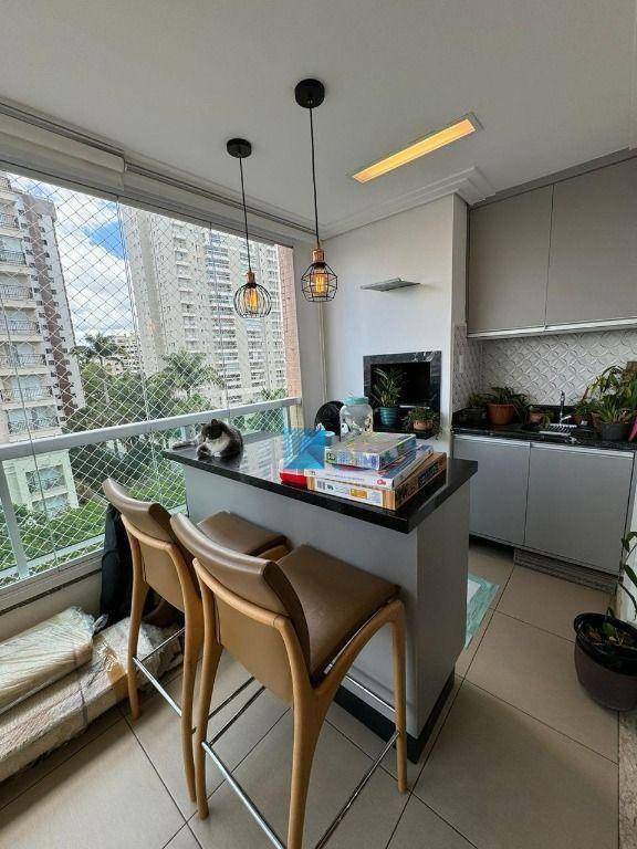 Apartamento à venda com 3 quartos, 110m² - Foto 1