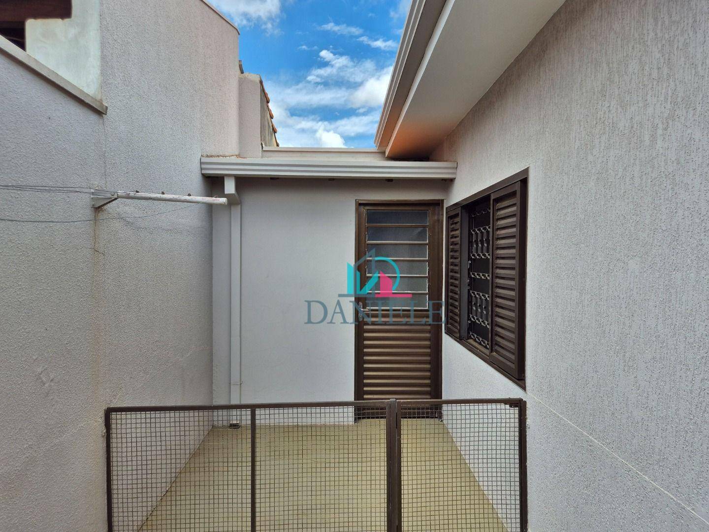 Casa à venda com 3 quartos, 209m² - Foto 19