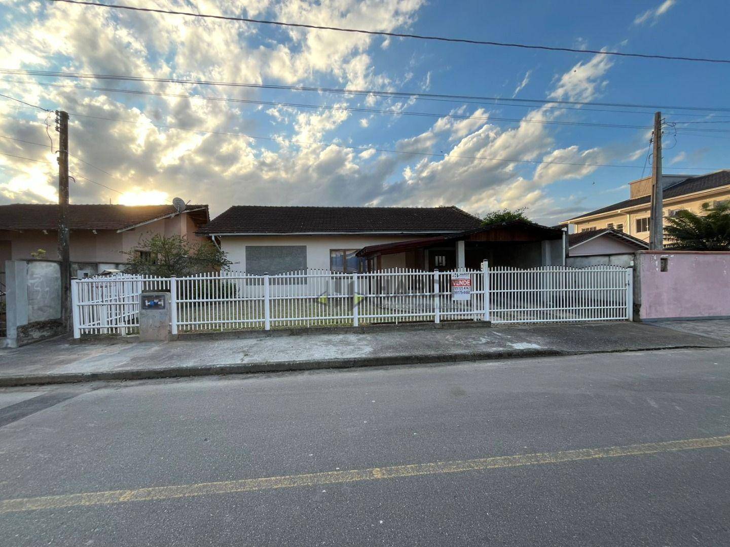 Casa, 3 quartos, 143 m² - Foto 1