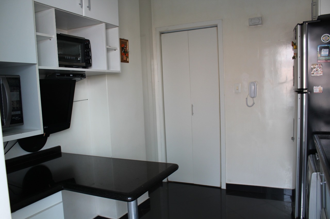 Apartamento à venda com 3 quartos, 106m² - Foto 17