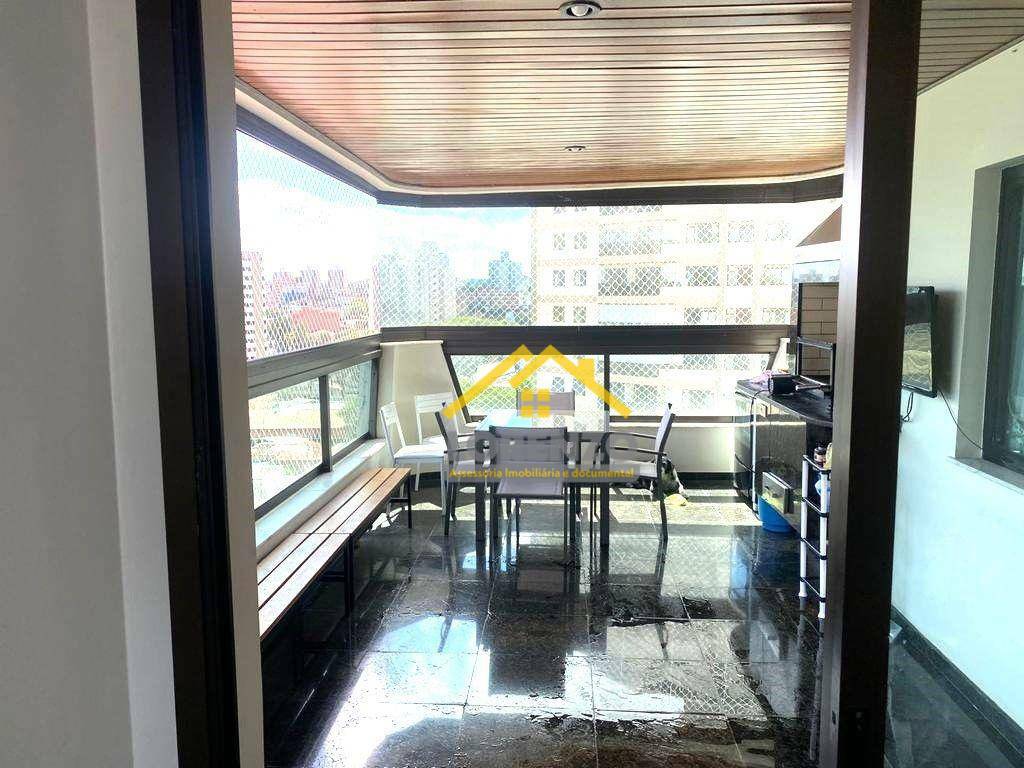 Apartamento à venda com 3 quartos, 225m² - Foto 3