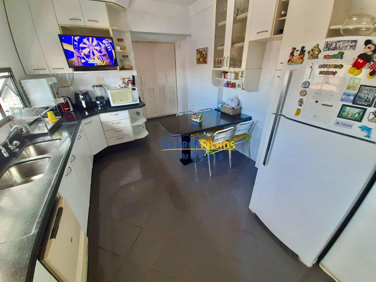 Apartamento à venda com 4 quartos, 180m² - Foto 15