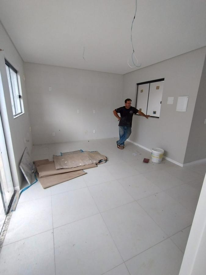 Casa à venda com 3 quartos, 108m² - Foto 2