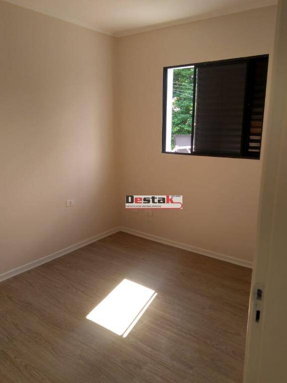 Apartamento à venda com 2 quartos, 60m² - Foto 5