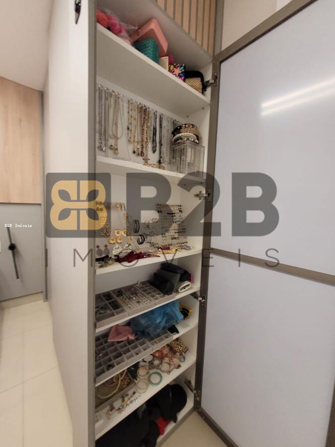 Apartamento à venda com 3 quartos, 107m² - Foto 1