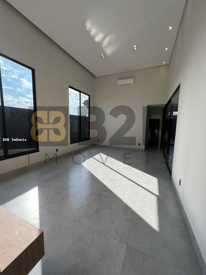 Casa de Condomínio à venda com 3 quartos, 225m² - Foto 5