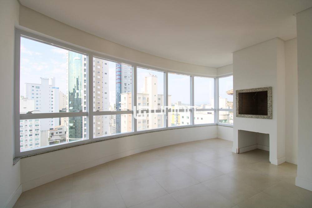 Apartamento à venda com 3 quartos, 136m² - Foto 5