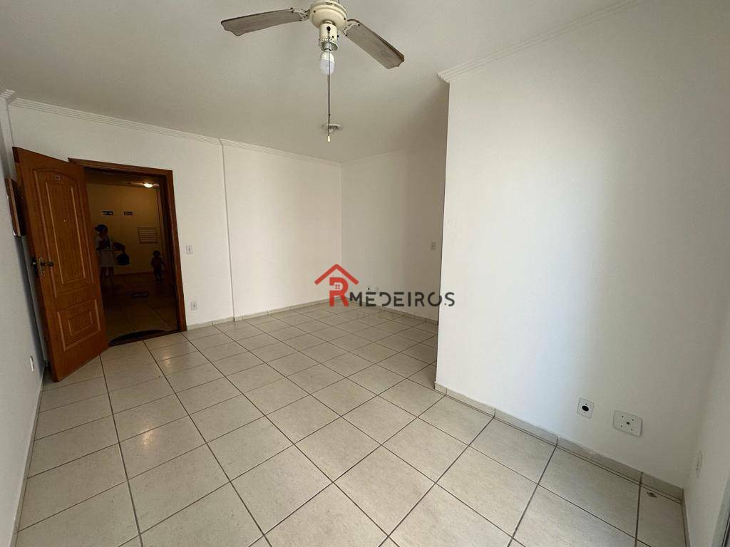 Apartamento à venda com 2 quartos, 75m² - Foto 3