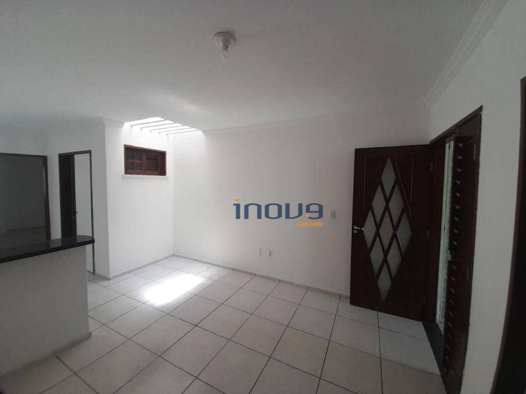 Casa para alugar com 2 quartos, 100m² - Foto 5