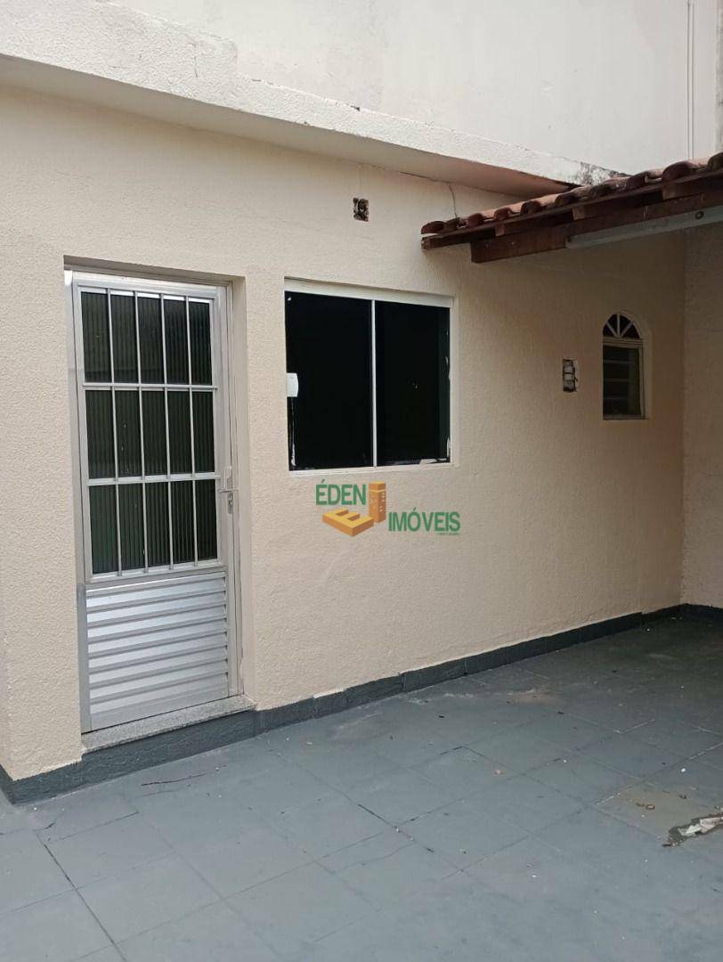 Casa à venda com 4 quartos, 200m² - Foto 1