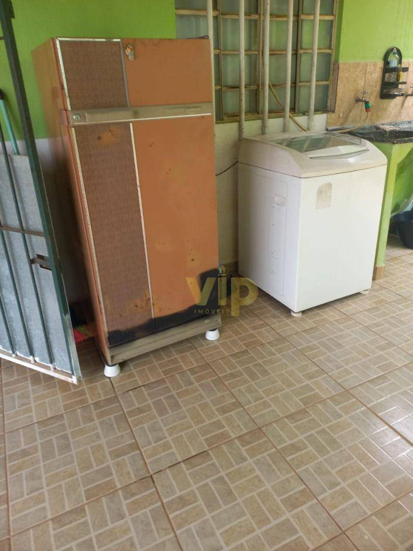 Chácara à venda com 2 quartos, 200m² - Foto 12