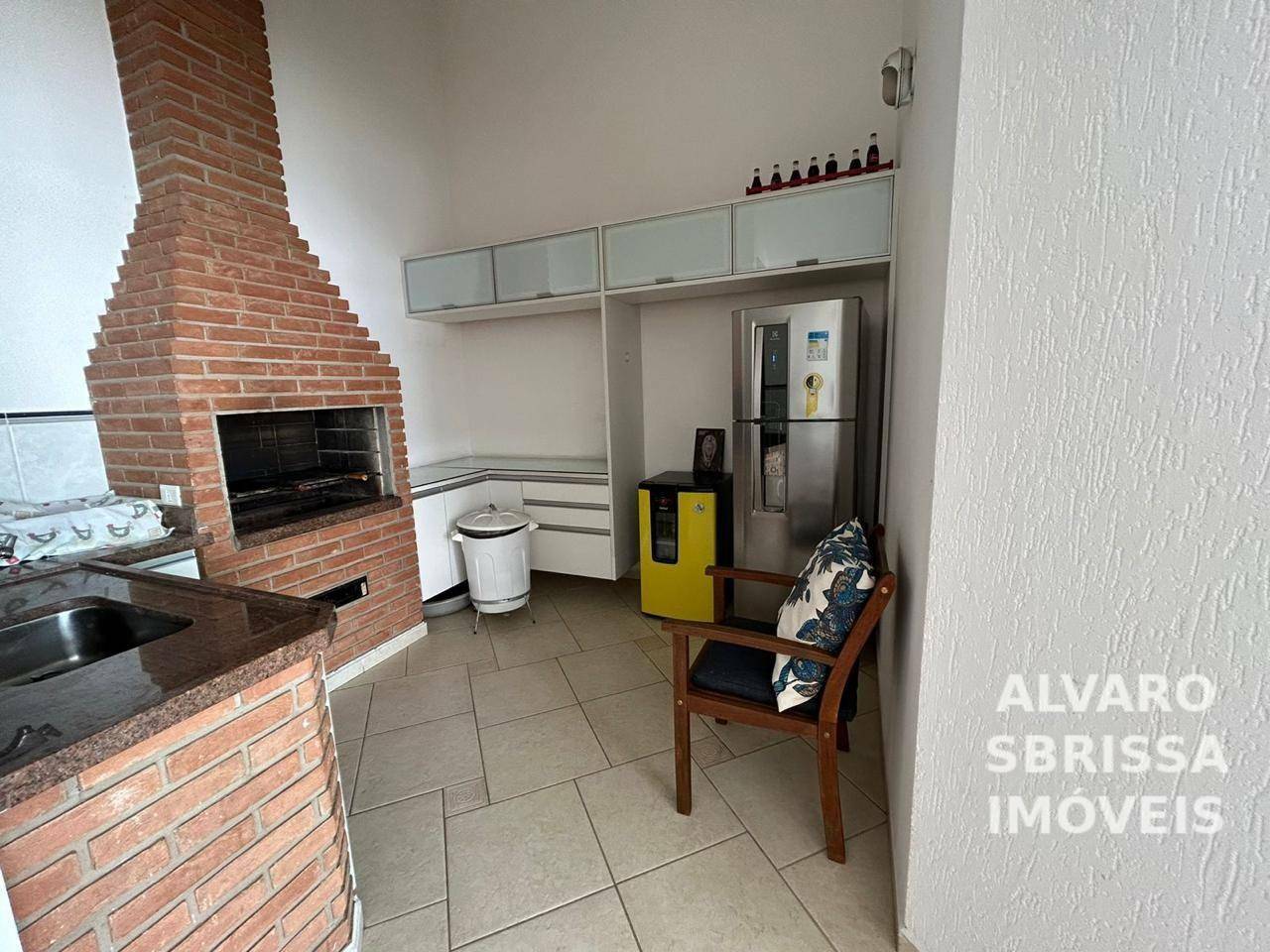 Casa de Condomínio à venda com 4 quartos, 336m² - Foto 4