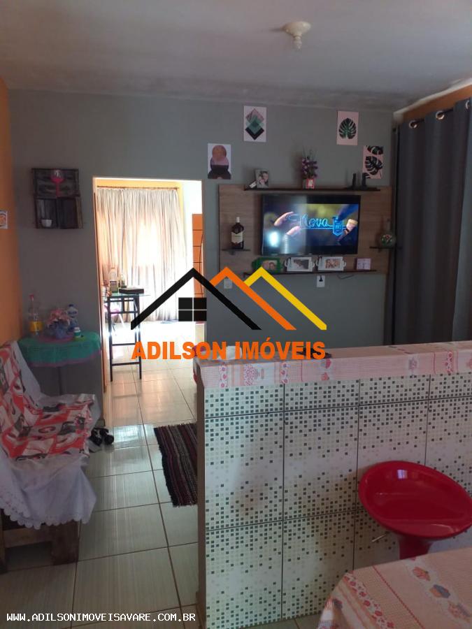 Casa à venda com 3 quartos, 200m² - Foto 2