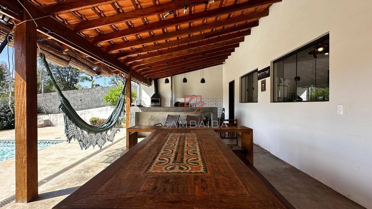 Casa à venda com 3 quartos, 221m² - Foto 18