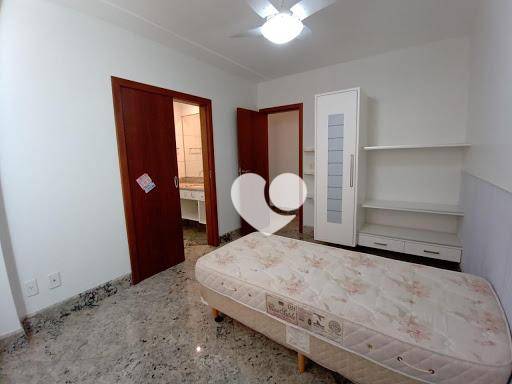 Apartamento à venda com 4 quartos, 188m² - Foto 12