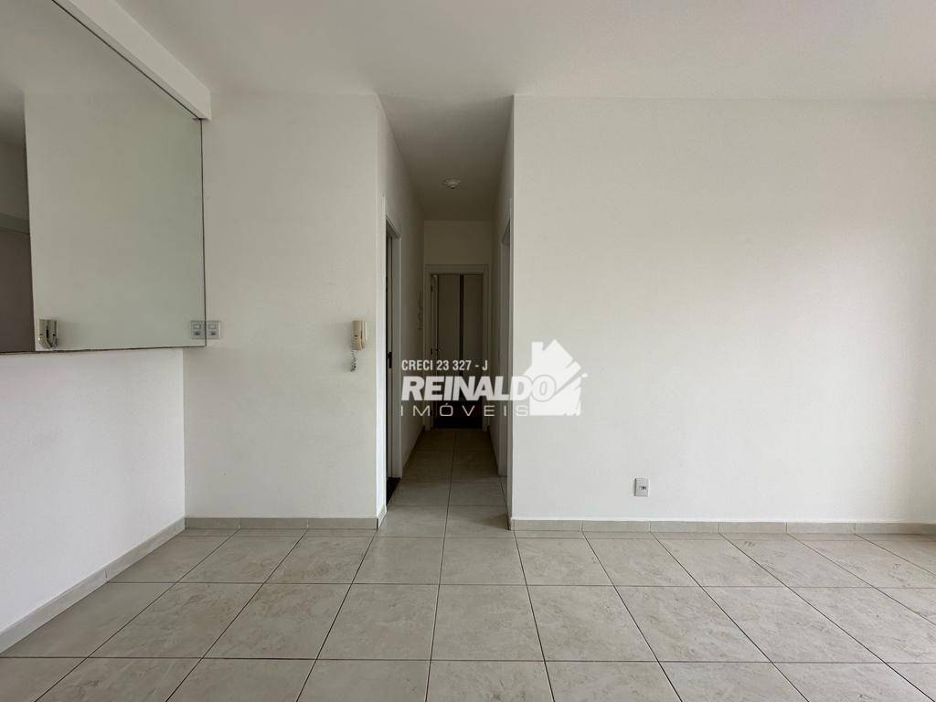 Apartamento à venda com 2 quartos, 62m² - Foto 2