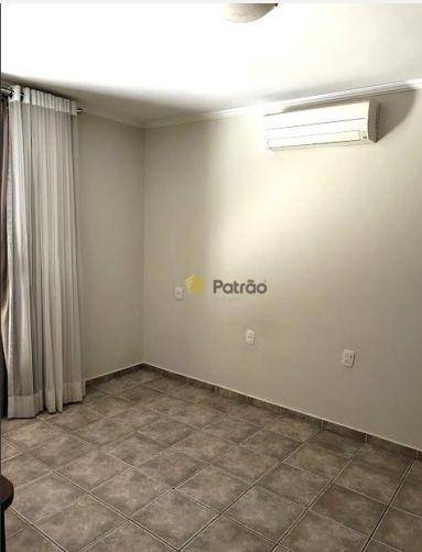 Casa para alugar com 4 quartos, 597m² - Foto 31