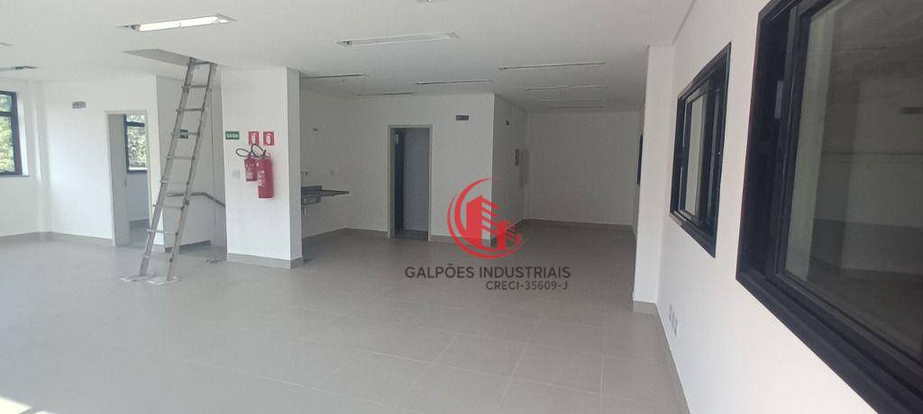 Depósito-Galpão-Armazém para alugar, 1350m² - Foto 16