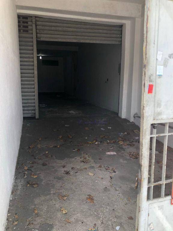 Sobrado à venda com 3 quartos, 300m² - Foto 14