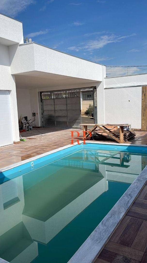 Casa à venda com 3 quartos, 160m² - Foto 2