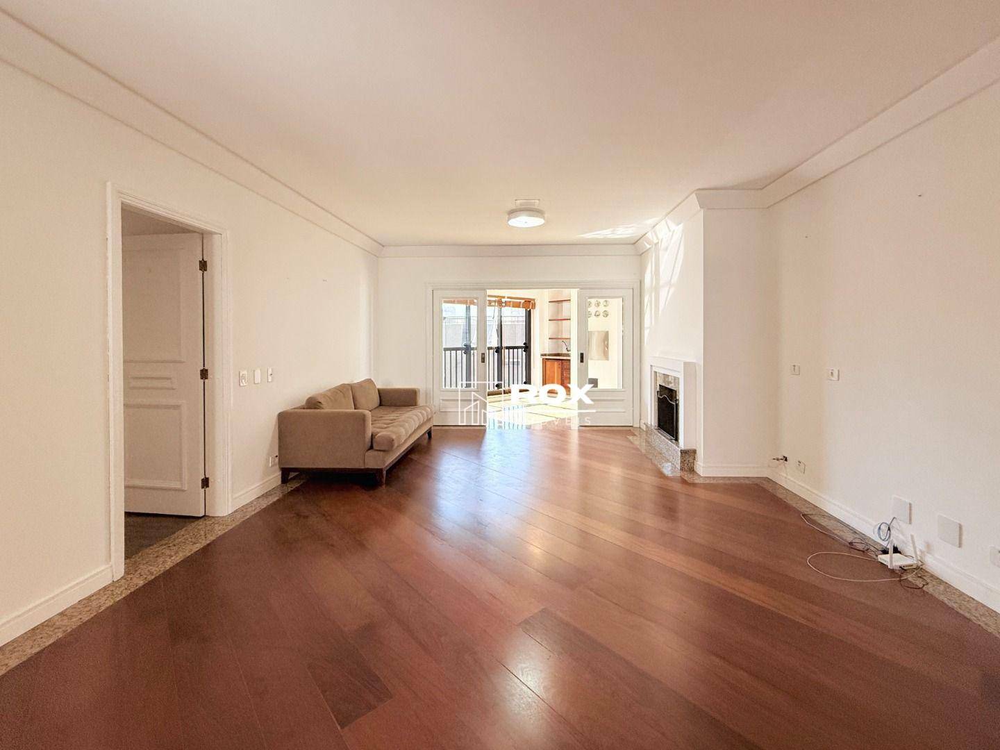 Apartamento para alugar com 4 quartos, 428m² - Foto 2