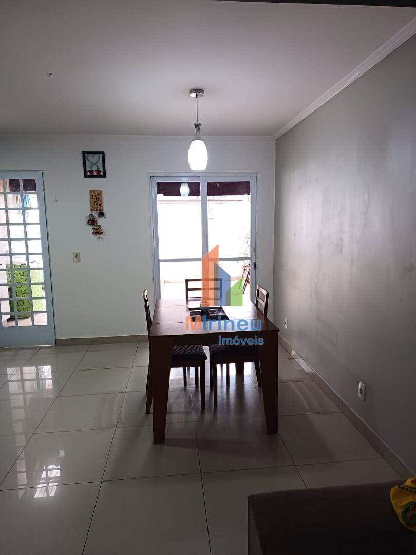Casa de Condomínio à venda com 2 quartos, 68m² - Foto 2