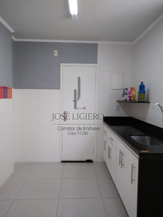 Apartamento à venda com 2 quartos, 75m² - Foto 18