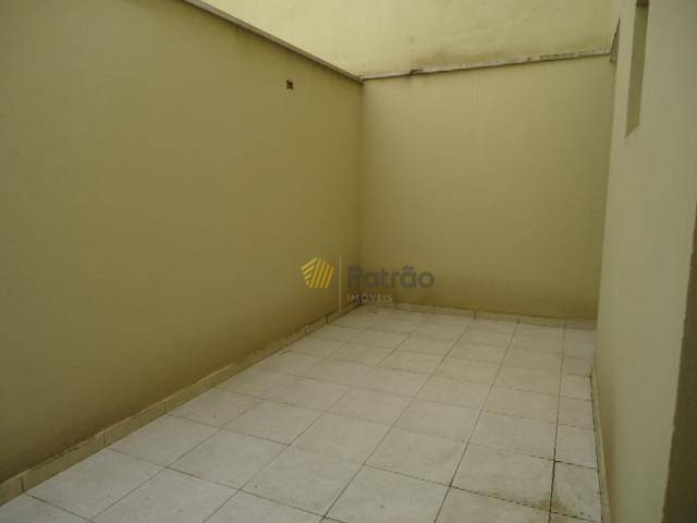 Apartamento à venda com 3 quartos, 107m² - Foto 12