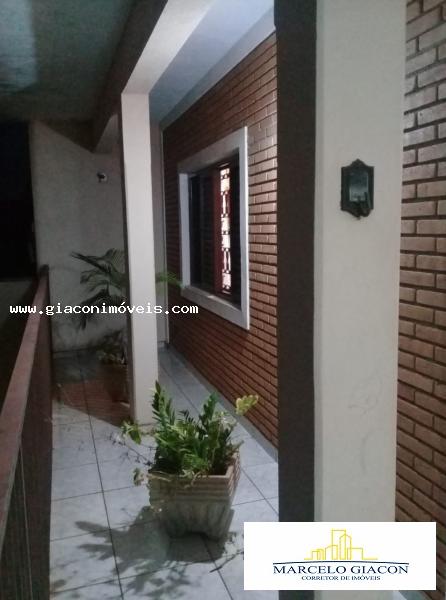 Casa à venda com 2 quartos, 250m² - Foto 1