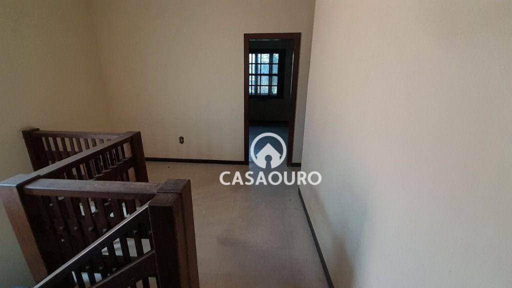 Casa à venda com 6 quartos, 400m² - Foto 18