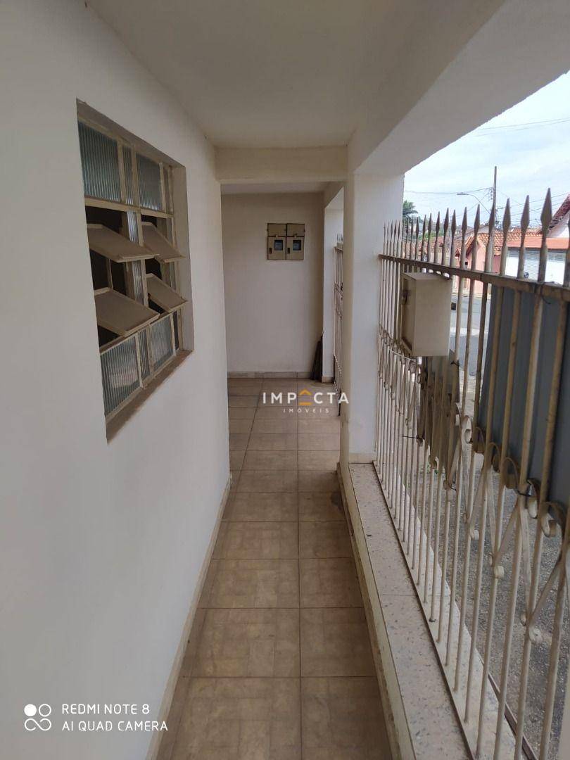 Casa à venda com 2 quartos, 108m² - Foto 2