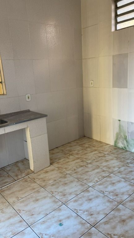 Casa para alugar com 2 quartos, 65m² - Foto 3