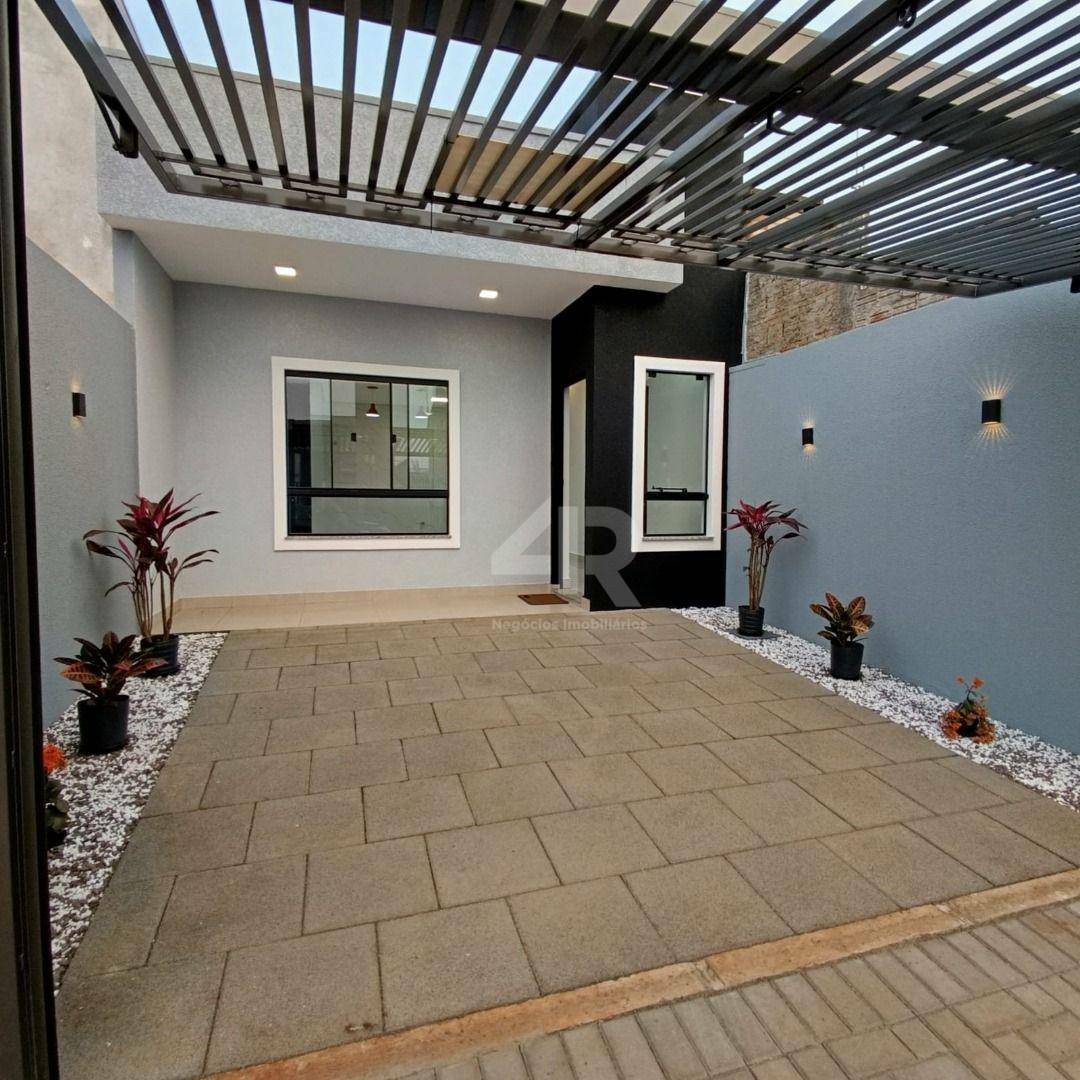 Casa à venda com 2 quartos, 60m² - Foto 2