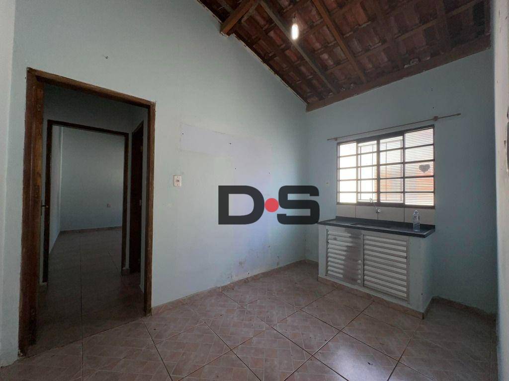 Casa à venda com 4 quartos, 164m² - Foto 15