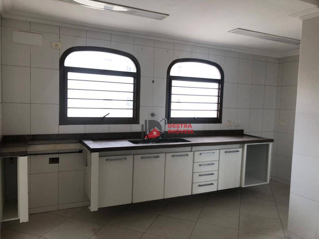 Apartamento à venda com 3 quartos, 141m² - Foto 10