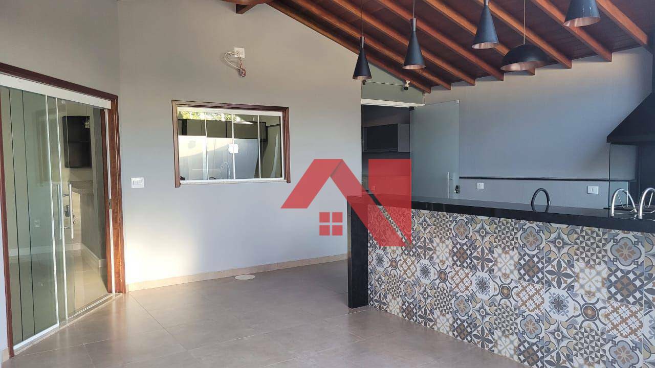 Casa à venda com 2 quartos, 150m² - Foto 1