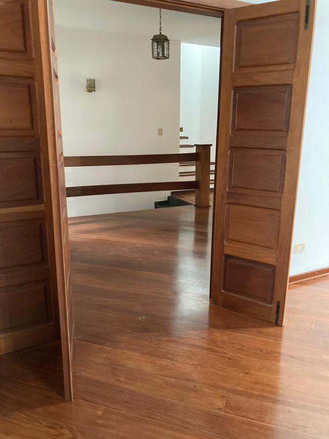 Casa de Condomínio para alugar com 4 quartos, 540m² - Foto 11