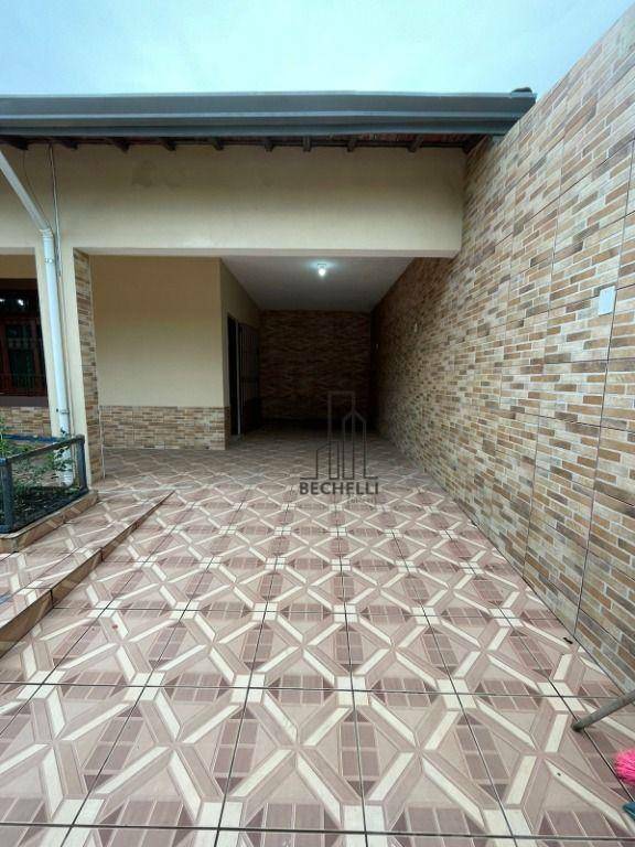 Casa à venda com 3 quartos, 228m² - Foto 2