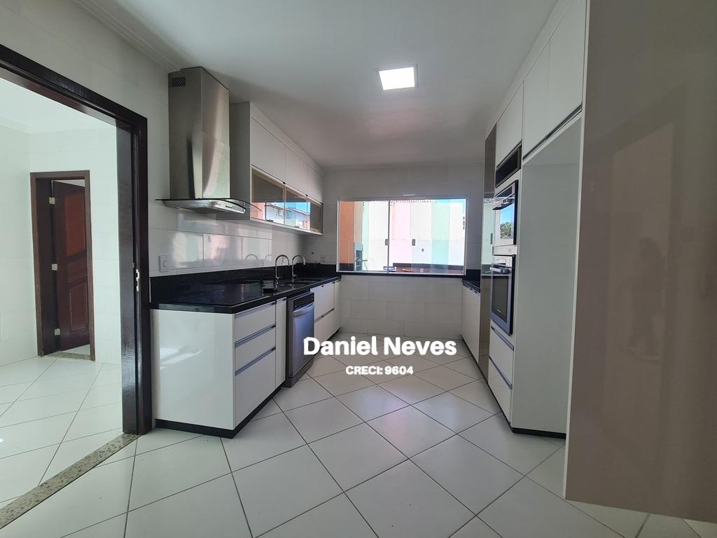 Casa à venda com 4 quartos, 334m² - Foto 12