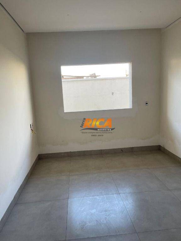 Casa à venda com 3 quartos, 241m² - Foto 11