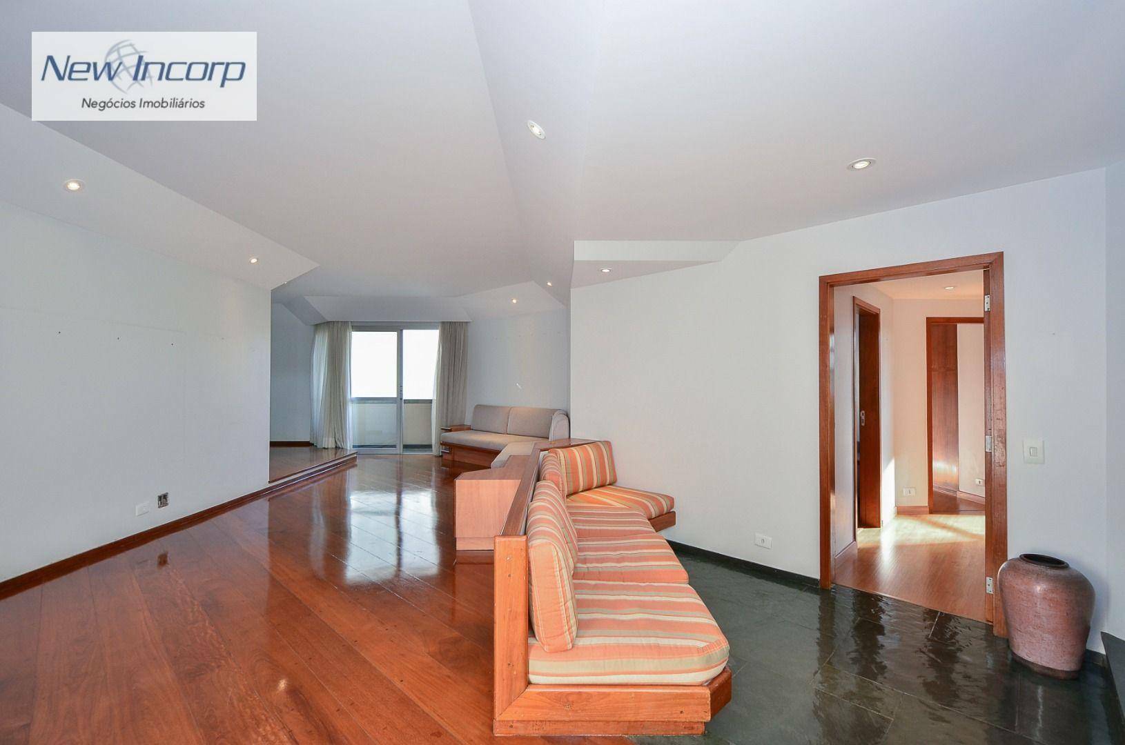 Apartamento à venda com 3 quartos, 150m² - Foto 1