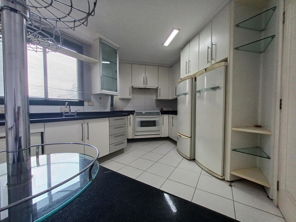 Apartamento à venda com 3 quartos, 150m² - Foto 20