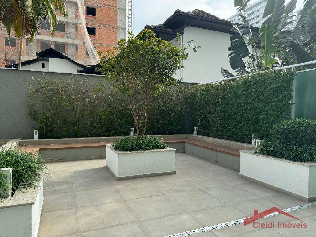 Apartamento para alugar com 2 quartos, 67m² - Foto 17