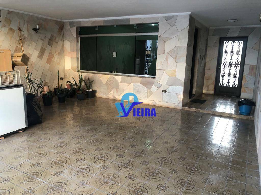 Sobrado à venda com 3 quartos, 200m² - Foto 2