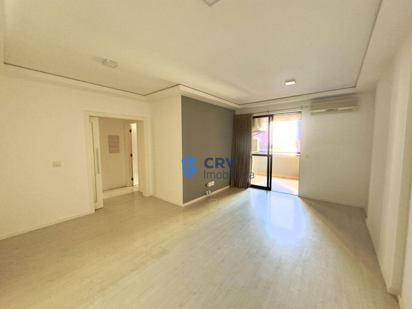 Apartamento para alugar com 3 quartos, 122m² - Foto 1