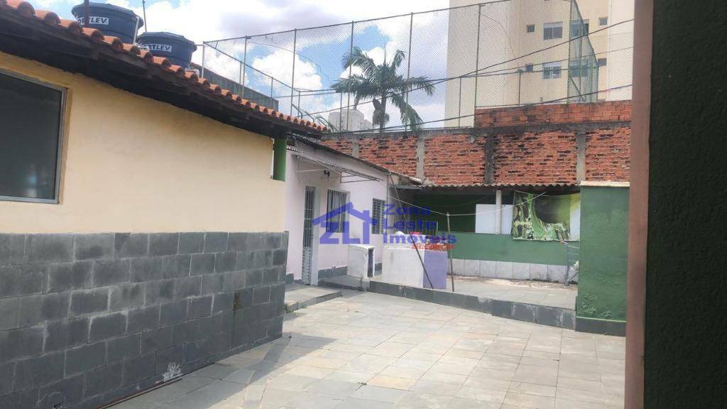 Casa à venda com 10 quartos, 700m² - Foto 1