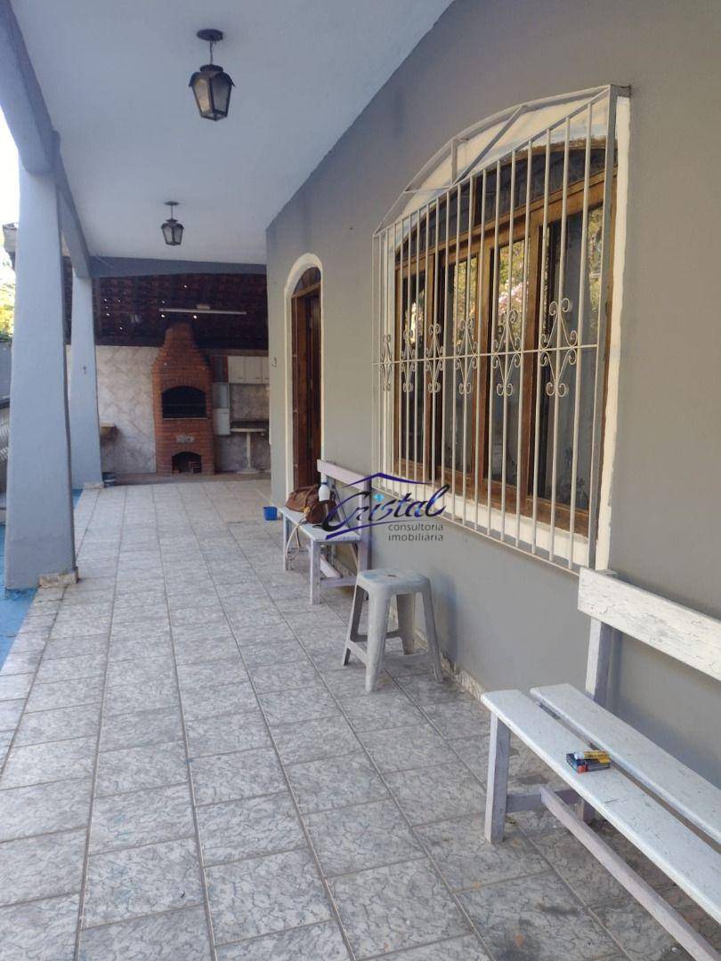Casa, 3 quartos, 245 m² - Foto 1